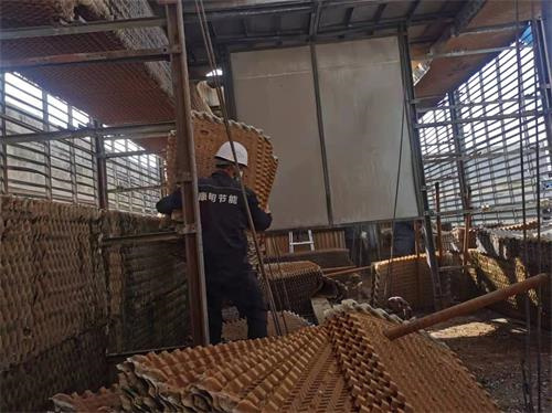 發現不銹鋼冷卻塔漏水該怎么辦？(如何查看中央空調冷卻塔水位)